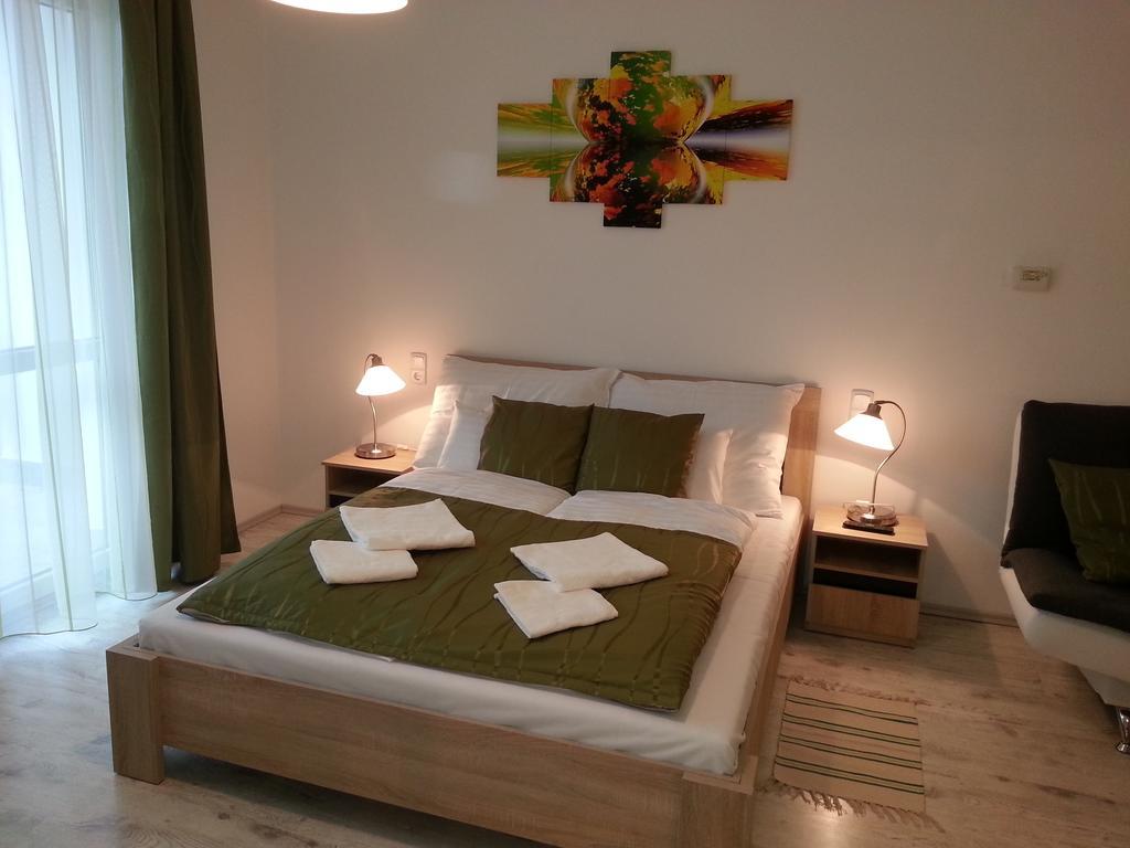Downtown Apartment Miskolc Buitenkant foto