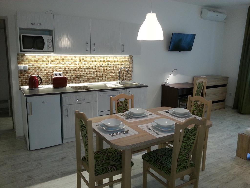 Downtown Apartment Miskolc Buitenkant foto