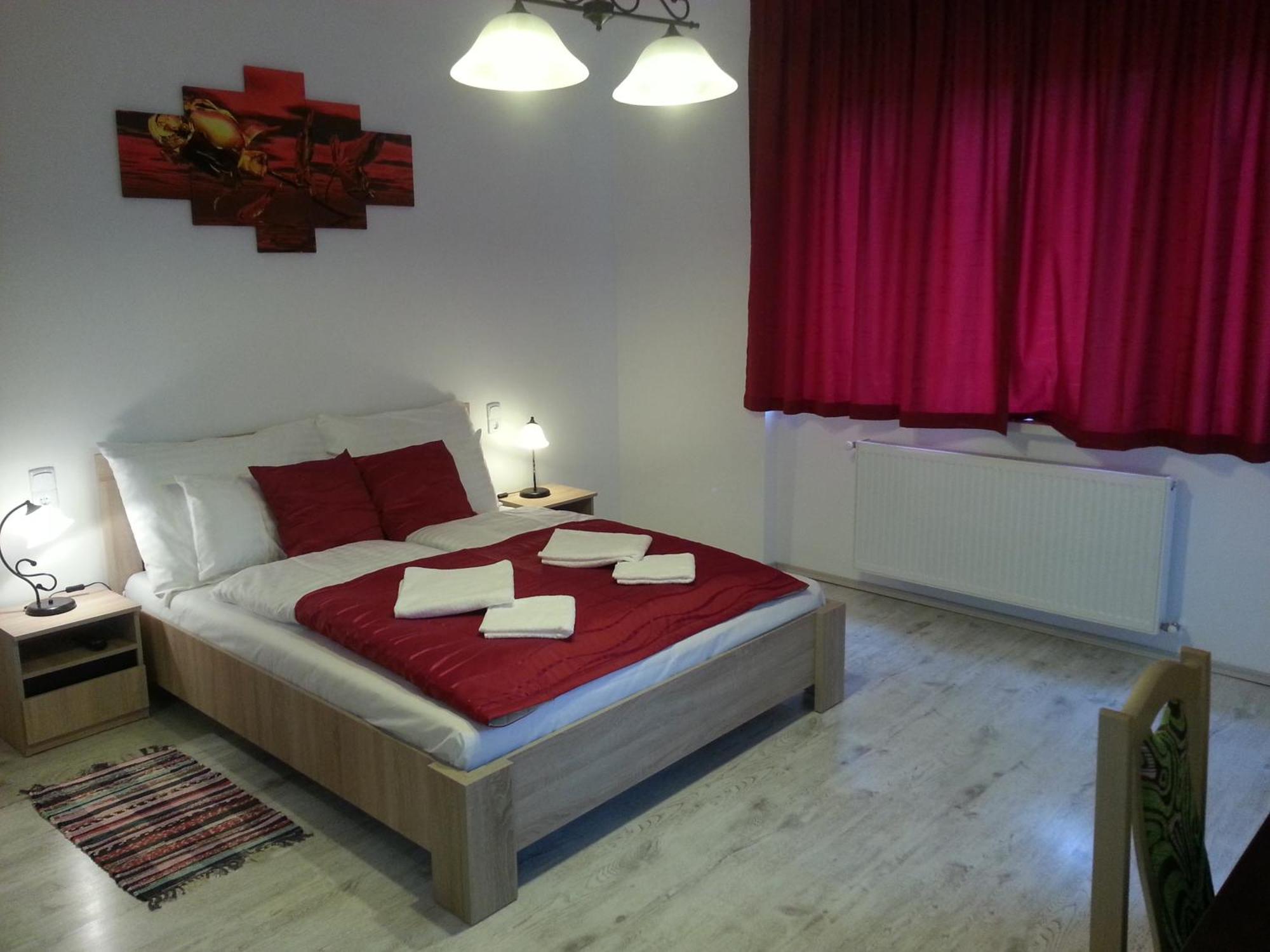 Downtown Apartment Miskolc Buitenkant foto