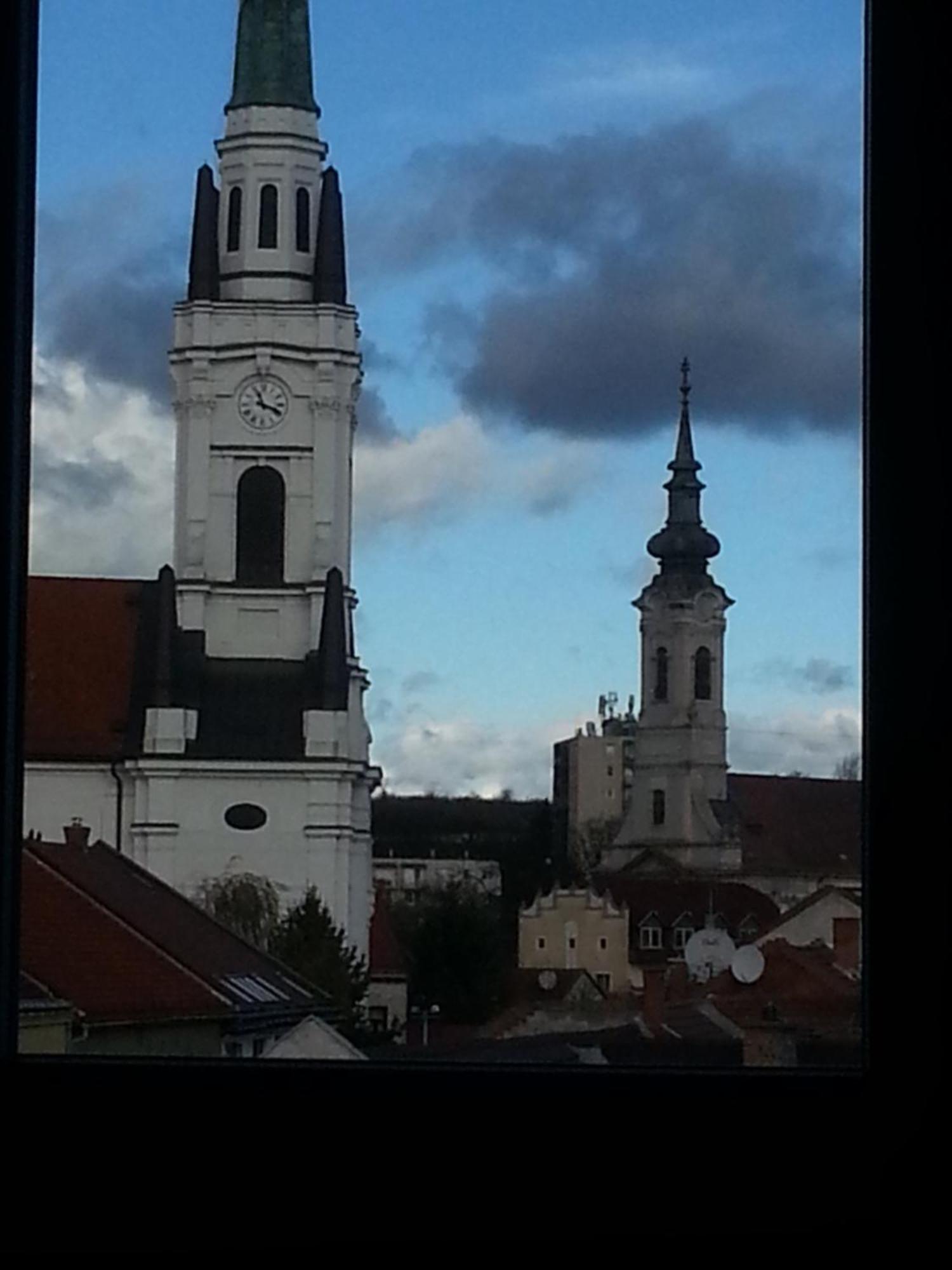 Downtown Apartment Miskolc Buitenkant foto