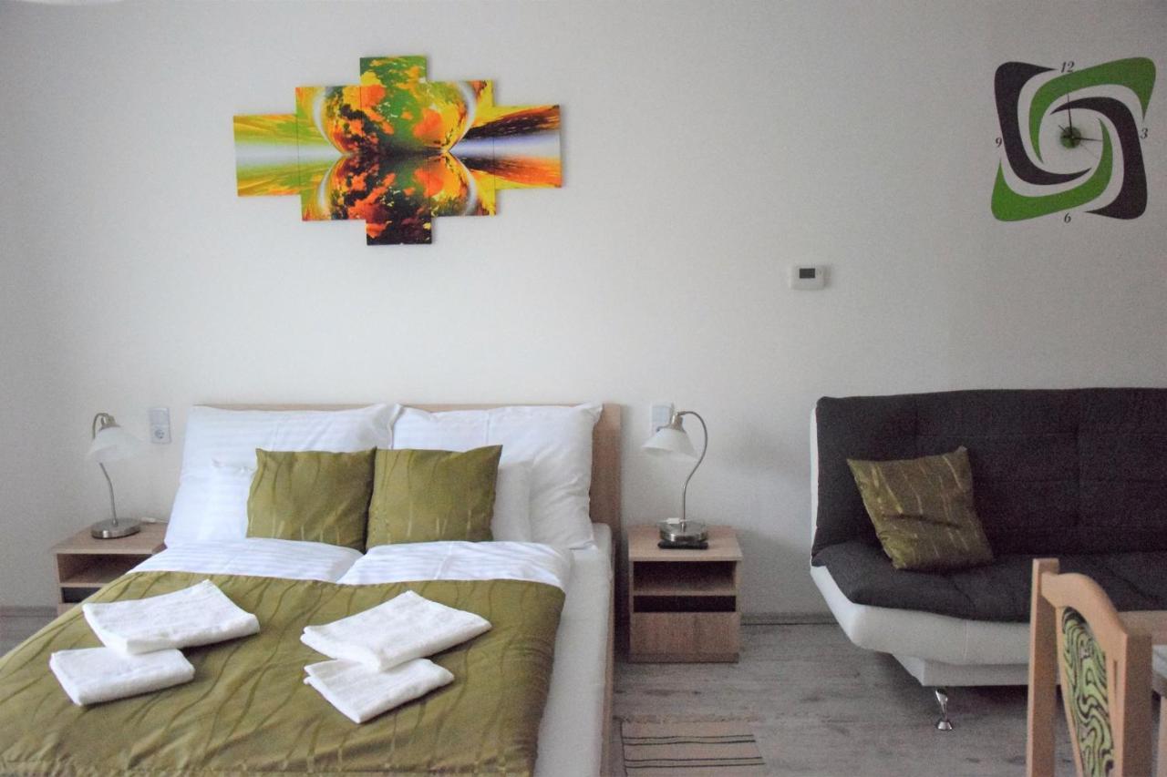 Downtown Apartment Miskolc Buitenkant foto